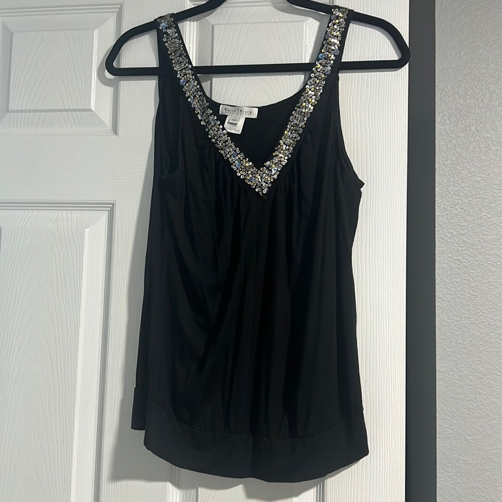 White House Black Market V-Neck - L